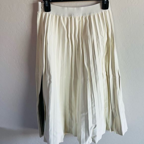 Lulu’s Pleat Cute Ivory Vegan Leather Pleated Midi Skirt Size S - Picture 6 of 12